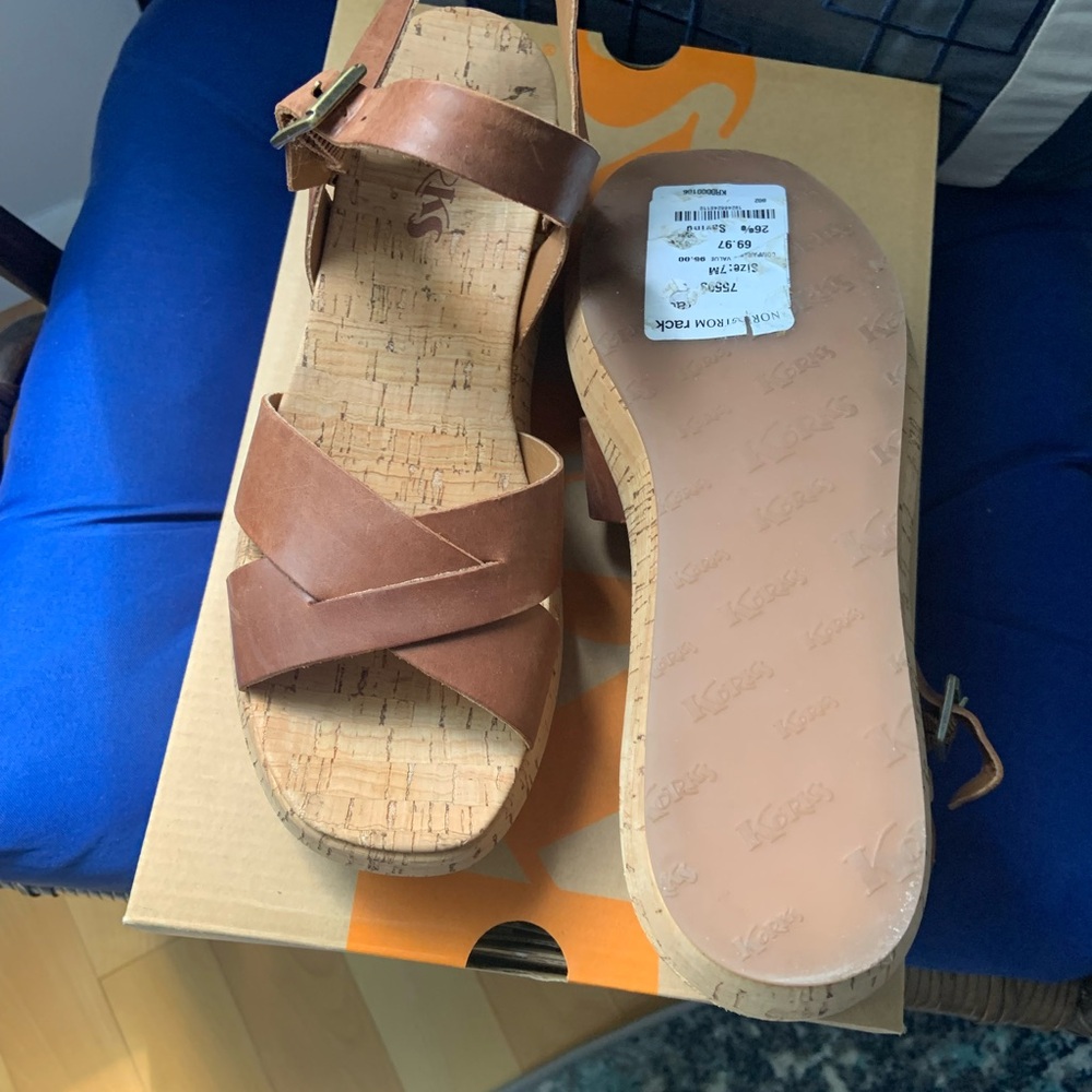 KORKS Brown Cross-Strap Sandals - Picture 3 of 6